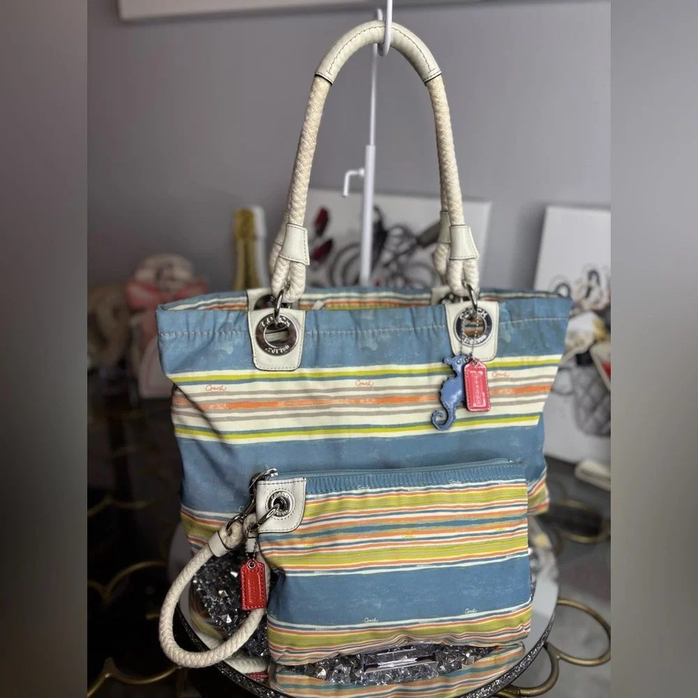 Coach 2011 Nautical East West Striped Beach Tote w/ matching wristlet - Picture 1 of 15